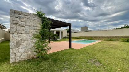 Casa térrea nova para Locação no Condomínio Xapada