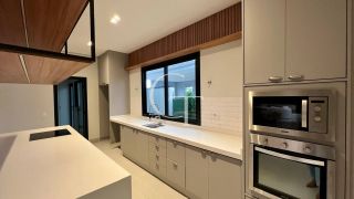 Casa térrea nova e semi mobiliada à venda no Condomínio Xapada – Amplitude, elegância e funcionalidade em um só lugar