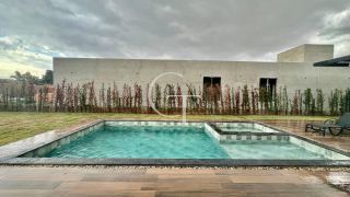 Casa térrea nova e semi mobiliada à venda no Condomínio Xapada – Amplitude, elegância e funcionalidade em um só lugar