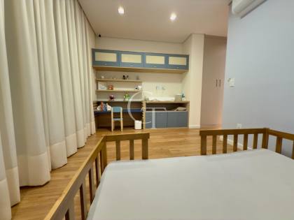 Residência Contemporânea com vista deslumbrante para as montanhas e um toque da charmosa Serra do Japi ao fundo, Condomínio Campos Santo Antônio II.