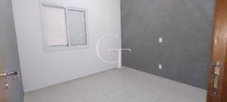 Apartamento a venda - 02 Quartos sendo 01 Suíte e Varanda - Condomínio Montis