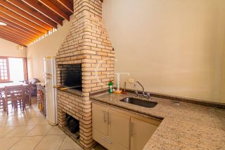 Excelente casa a venda no bairro Médici