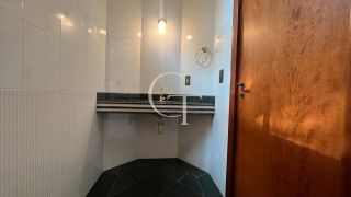 Excelente residência disponível para locação em um dos condomínios mais tradicionais e bem localizados da cidade.