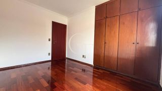 Excelente residência disponível para locação em um dos condomínios mais tradicionais e bem localizados da cidade.