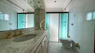 Excelente residência disponível para locação em um dos condomínios mais tradicionais e bem localizados da cidade.