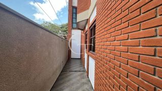 Excelente residência disponível para locação em um dos condomínios mais tradicionais e bem localizados da cidade.