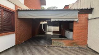 Excelente residência disponível para locação em um dos condomínios mais tradicionais e bem localizados da cidade.