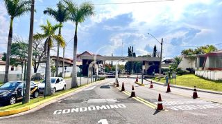 Excelente residência disponível para locação em um dos condomínios mais tradicionais e bem localizados da cidade.