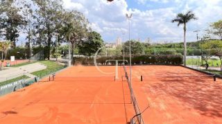 Excelente residência disponível para locação em um dos condomínios mais tradicionais e bem localizados da cidade.