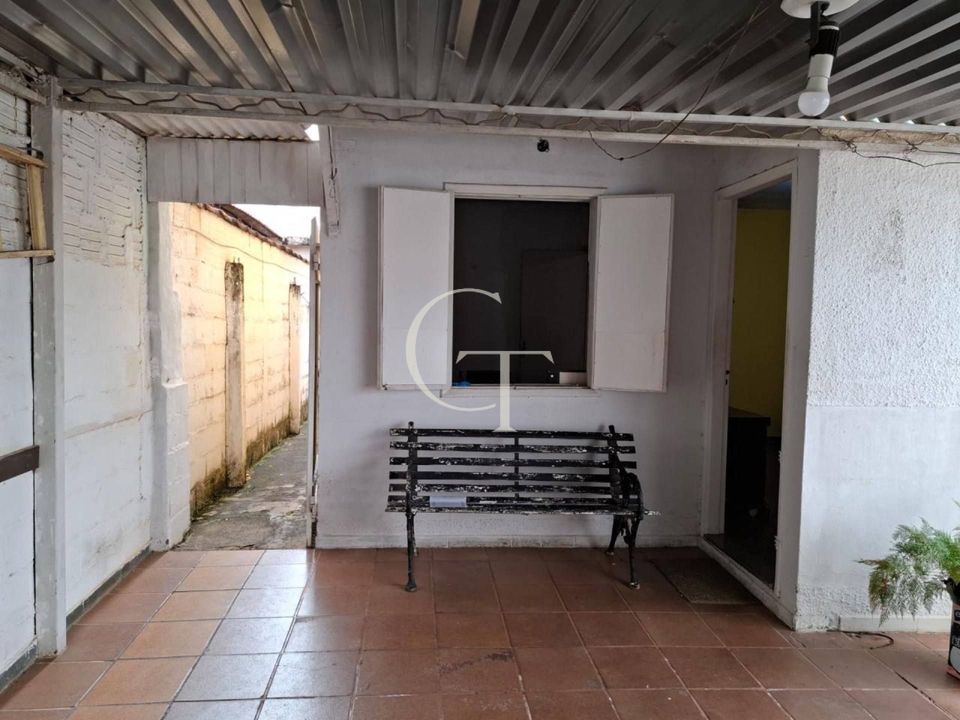 Casa antiga com edícula no fundo – ideal para retrofit e com possibilidade de permuta -Vila Roma