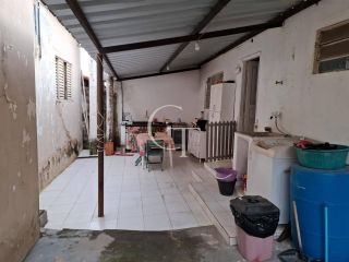Casa antiga com edícula no fundo – ideal para retrofit e com possibilidade de permuta -Vila Roma