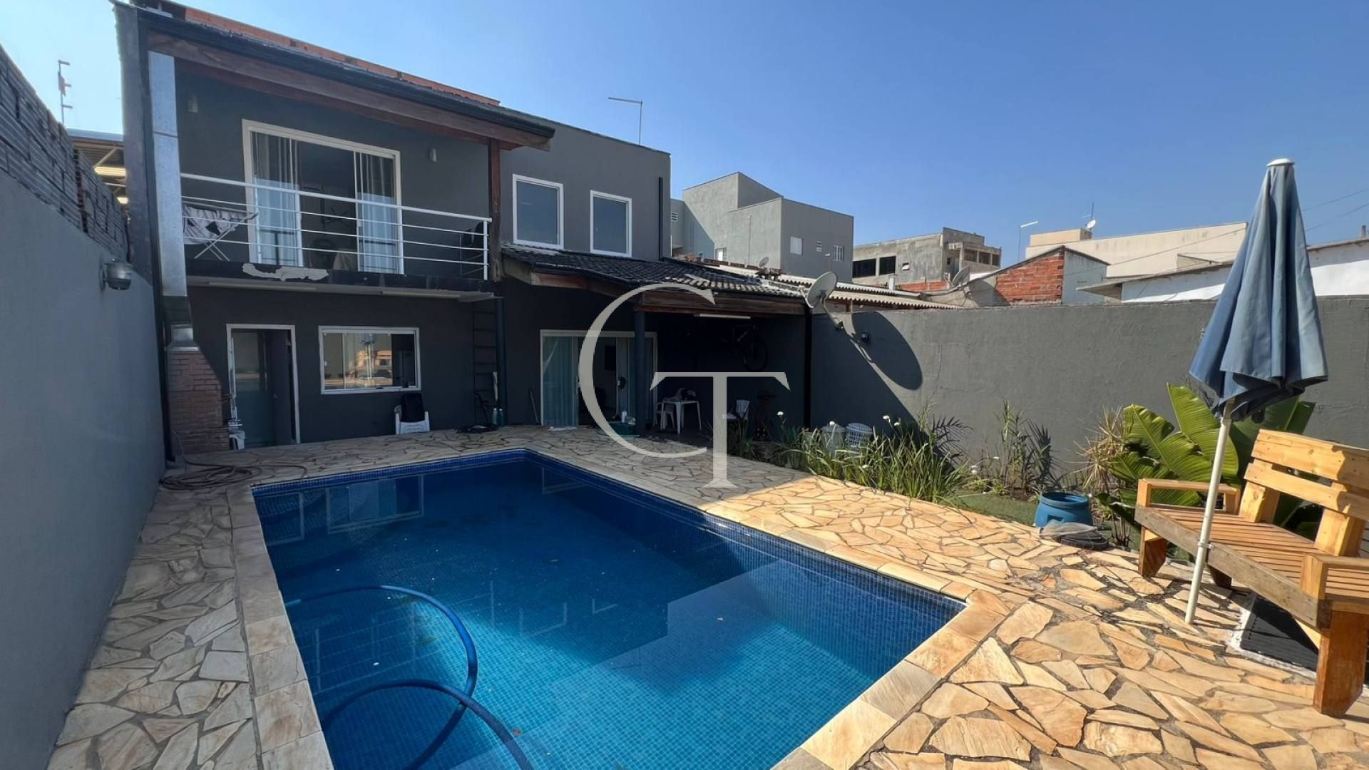 Casa com piscina à venda no Jardim Santa Rosa – Itu