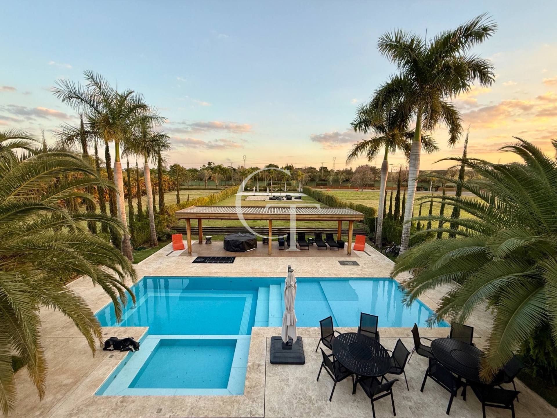Casa à venda com 5 Suítes, Quadra de Beach Tênis no Condomínio Fazenda Alvorada Alto Padrão em Meio á Natureza