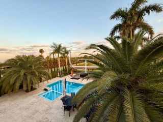 Casa à venda com 5 Suítes, Quadra de Beach Tênis no Condomínio Fazenda Alvorada Alto Padrão em Meio á Natureza