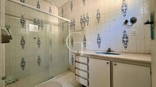 Casa ampla no centro com imóvel comercial alugado como renda extra