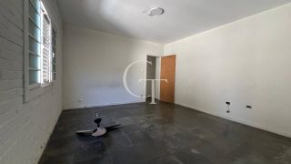 Casa ampla no centro com imóvel comercial alugado como renda extra