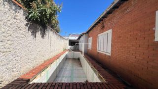 Casa ampla no centro com imóvel comercial alugado como renda extra