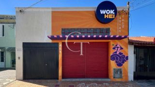 Casa ampla no centro com imóvel comercial alugado como renda extra