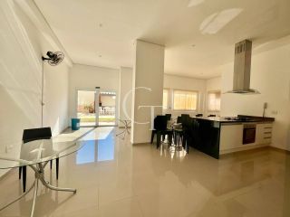 Apartamento para Venda com varanda gourmet e 3 dormitórios no Altos do Varvito
