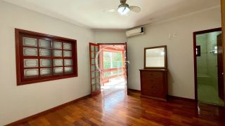 Casa tipo sobrado com 3 dormitórios em bairro tranquilo em Itu