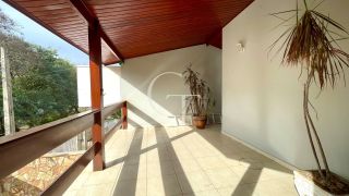 Casa tipo sobrado com 3 dormitórios em bairro tranquilo em Itu