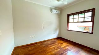 Casa tipo sobrado com 3 dormitórios em bairro tranquilo em Itu