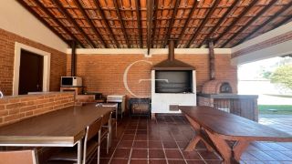 Chácara com clima de infância, estrutura completa e valor abaixo do mercado – aproveite essa oportunidade!
