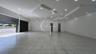 Salão Comercial de esquina no Centro de Salto para Locação