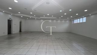 Salão Comercial de esquina no Centro de Salto para Locação