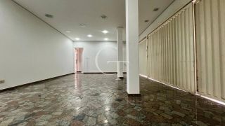 Casa à Venda no Centro de Salto – Ideal para Uso Comercial