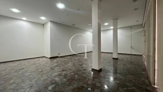 Casa à Venda no Centro de Salto – Ideal para Uso Comercial