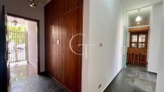 Casa à Venda no Centro de Salto – Ideal para Uso Comercial