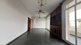 Casa à Venda no Centro de Salto – Ideal para Uso Comercial