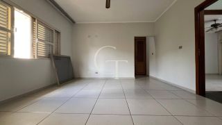 Casa à Venda no Centro de Salto – Ideal para Uso Comercial