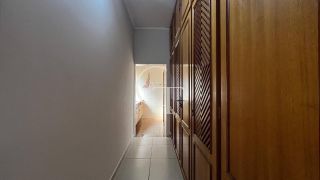 Casa à Venda no Centro de Salto – Ideal para Uso Comercial