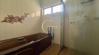 Casa à Venda no Centro de Salto – Ideal para Uso Comercial