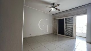 Casa à Venda no Centro de Salto – Ideal para Uso Comercial