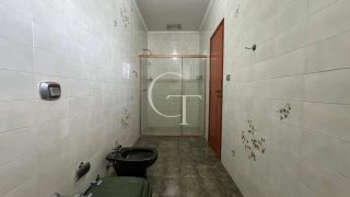 Casa à Venda no Centro de Salto – Ideal para Uso Comercial