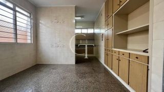 Casa à Venda no Centro de Salto – Ideal para Uso Comercial