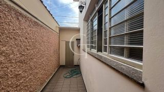Casa à Venda no Centro de Salto – Ideal para Uso Comercial