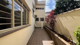 Casa à Venda no Centro de Salto – Ideal para Uso Comercial