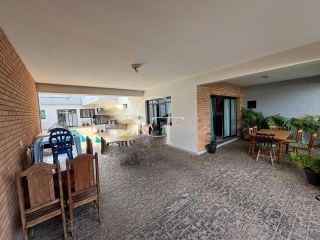 Casa ampla com piscina à venda no Jardim Cidade Nova II em Salto