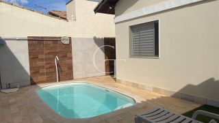 Casa condominio com piscina com 3 dormitórios suíte e espaço gourmet