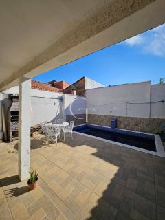 Casa à Venda com Piscina e Edícula  no Bairro Alberto Gomes -Itu