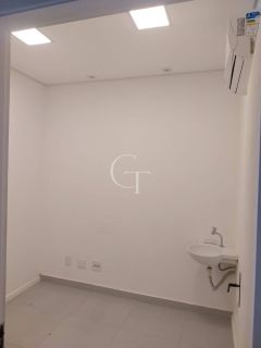 Salão comercial com salas no bairro Itu novo centro