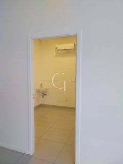 Salão comercial com salas no bairro Itu novo centro