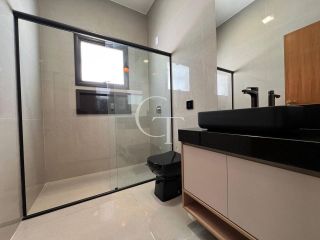 Casa moderna á Venda com 3 suítes no Condomínio Una em Itu