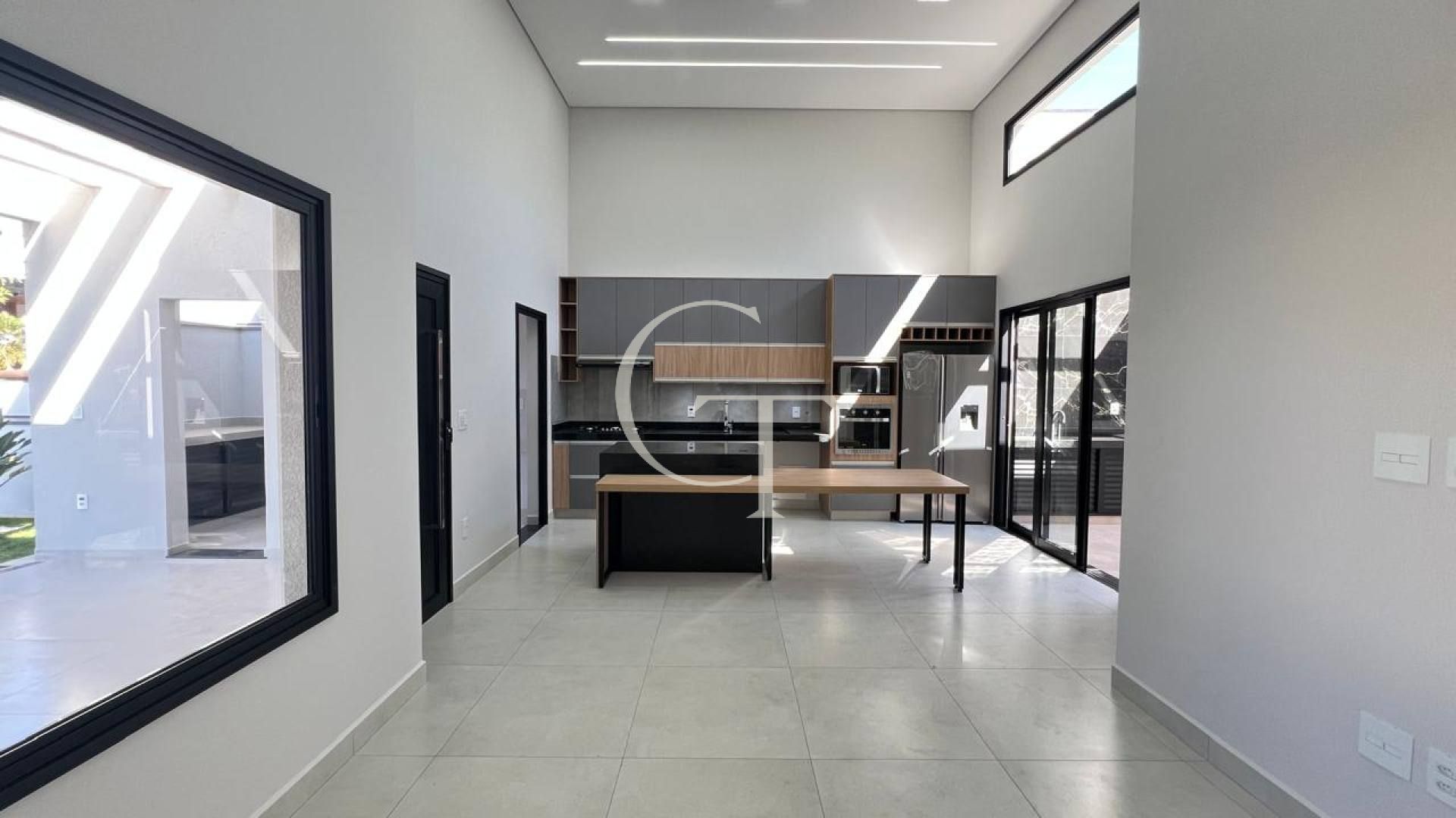 Casa Nova e Sofisticada no Condomínio Village Moutonnée – Salto/SP