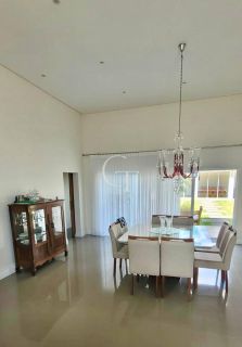 Casa que une imponência, sofisticação e autonomia: Condomínio Santa Mônica