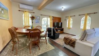 Casa térrea 3 dormitórios com quintal Jardim Paraíso em Itu